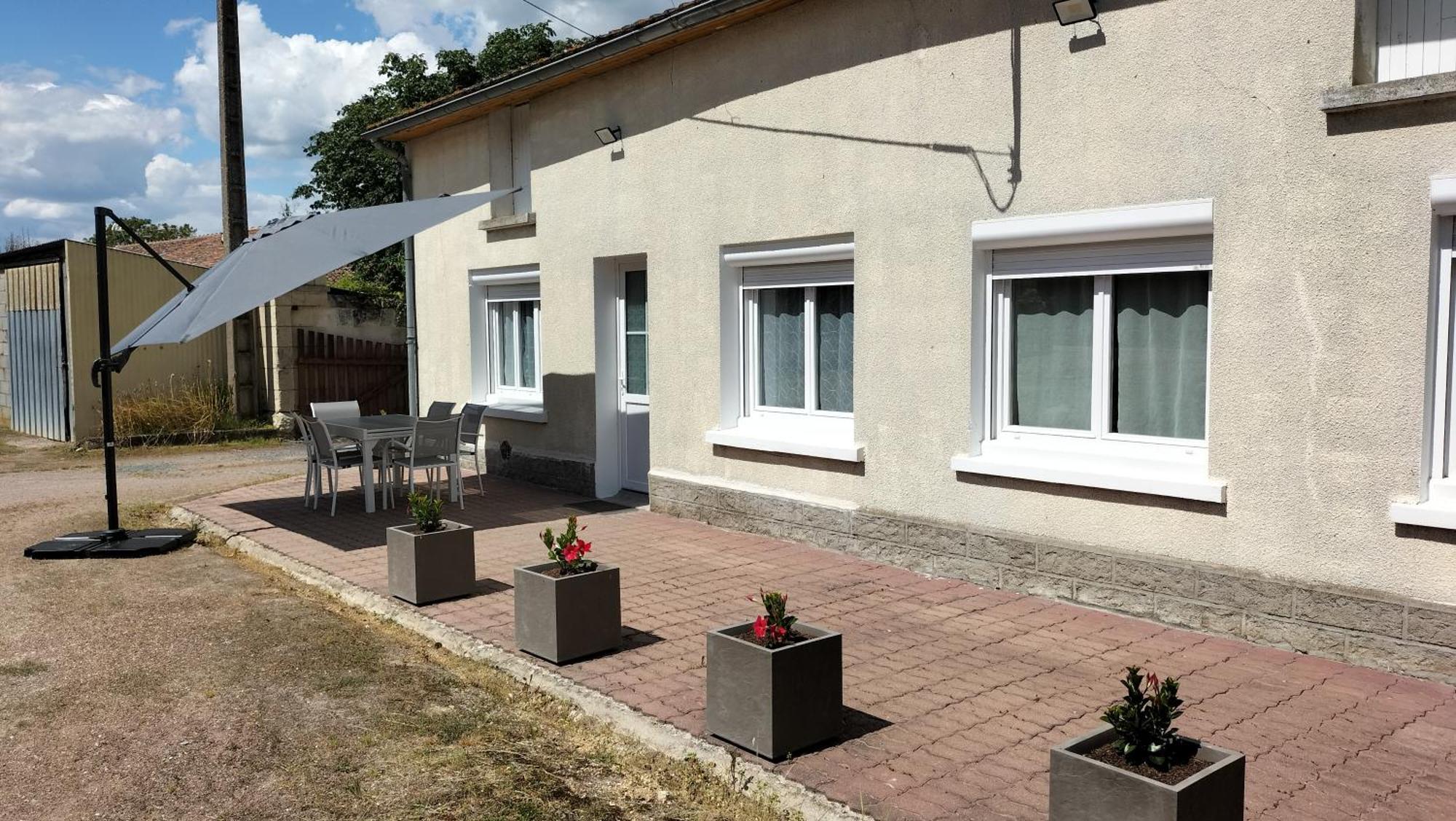 Le P'Tit Quebecois Villa Les-Trois-Moutiers Exteriör bild